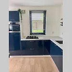 Vrijstaande 6 Persoons Hottub En Pizzaoven Op *