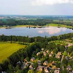 Vrijstaande 6 Persoons Hottub En Pizzaoven Op * Ewijk