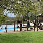 Prázdninový dům Vrijstaande 6 Persoons Hottub En Pizzaoven Op *