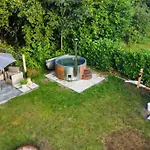 Prázdninový dům Vrijstaande 6 Persoons Hottub En Pizzaoven Op *