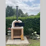 Vrijstaande 6 Persoons Hottub En Pizzaoven Op Prázdninový dům