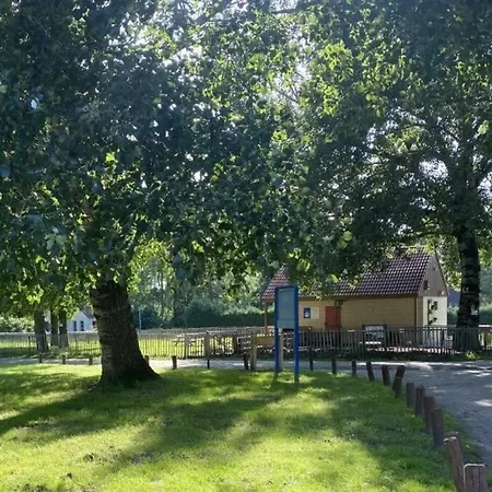 Vrijstaande 6 Persoons Hottub En Pizzaoven Op * Ewijk