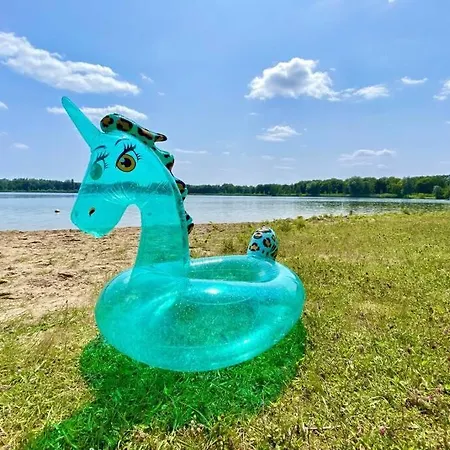 Vrijstaande 6 Persoons Hottub En Pizzaoven Op *