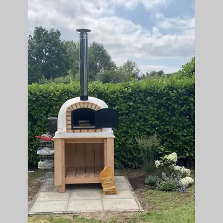 Vrijstaande 6 Persoons Hottub En Pizzaoven Op Hébergement de vacances