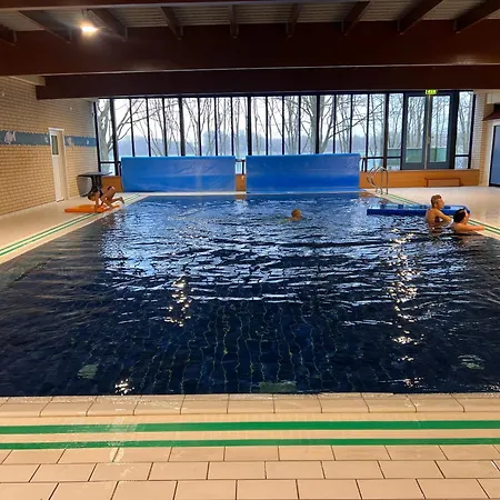 Vrijstaande 6 Persoons Hottub En Pizzaoven Op Hébergement de vacances