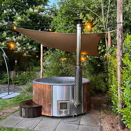 度假居 Vrijstaande 6 Persoons Hottub En Pizzaoven Op *
