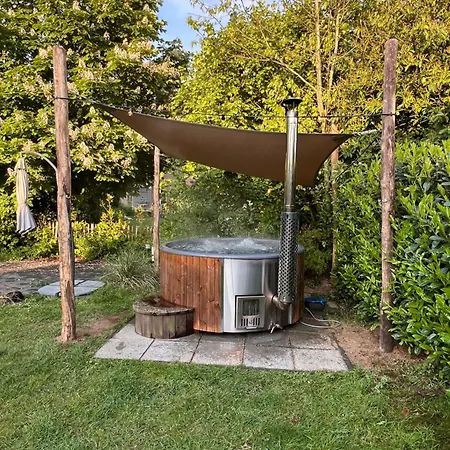 Vakantiehuis Vrijstaande 6 Persoons Hottub En Pizzaoven Op