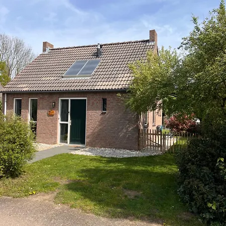 Vrijstaande 6 Persoons Hottub En Pizzaoven Op Holiday home