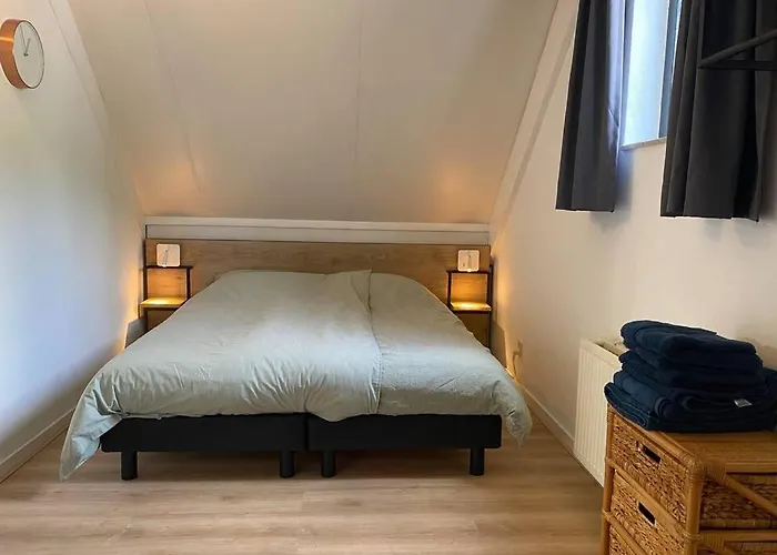 Semesterbostad Vrijstaande 6 Persoons Hottub En Pizzaoven Op *