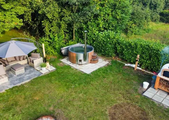 Semesterbostad Vrijstaande 6 Persoons Hottub En Pizzaoven Op *
