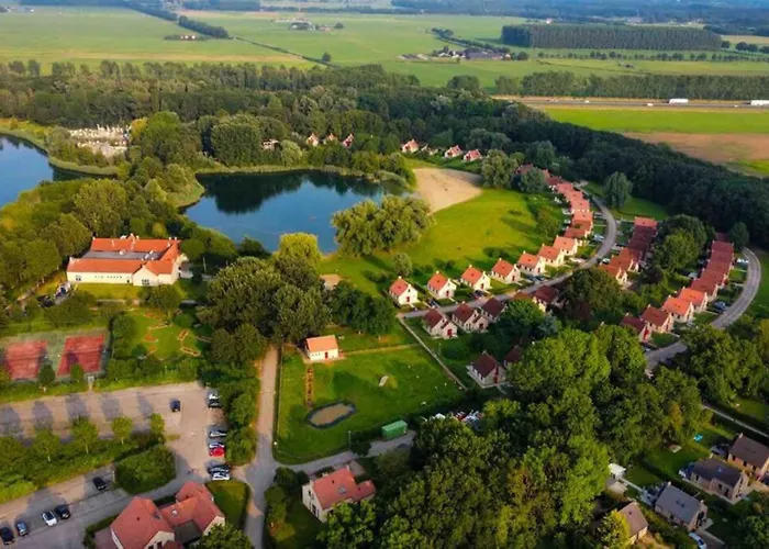 Dom wakacyjny Vrijstaande 6 Persoons Hottub En Pizzaoven Op