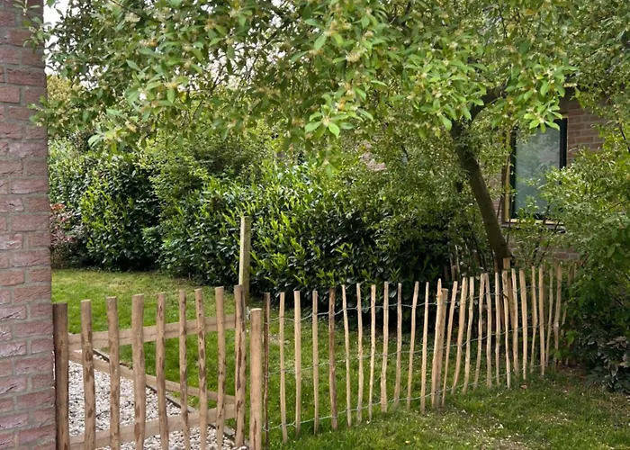 Dom wakacyjny Vrijstaande 6 Persoons Hottub En Pizzaoven Op Ewijk