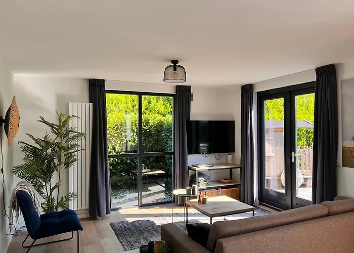 Semesterbostad Vrijstaande 6 Persoons Hottub En Pizzaoven Op Ewijk