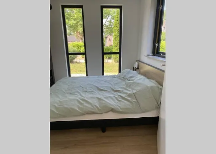 Vrijstaande 6 Persoons Hottub En Pizzaoven Op * Ewijk