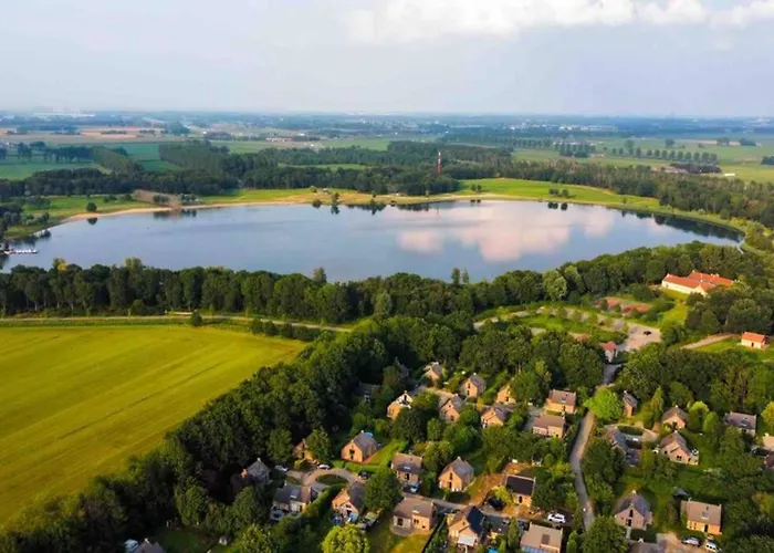 Vrijstaande 6 Persoons Hottub En Pizzaoven Op * Ewijk